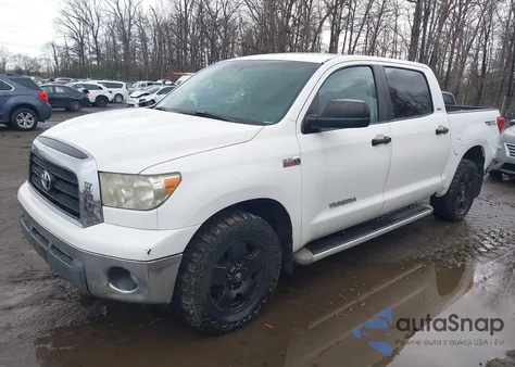 2008 Toyota Tundra Sr5 5.7L V8 z USA, uszkodzony, nr VIN 5TFEV54138X035593